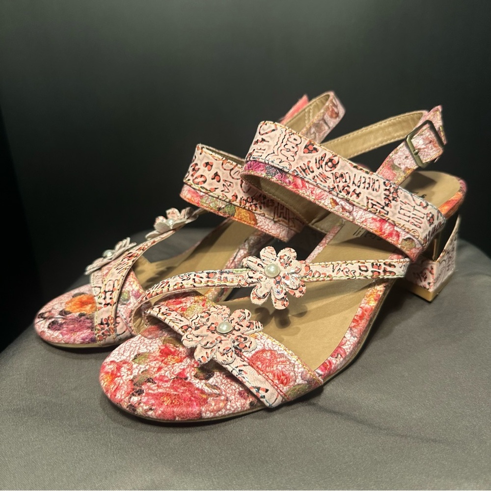 Unique L’artiste Monster High Heeled Sandals With Flowers